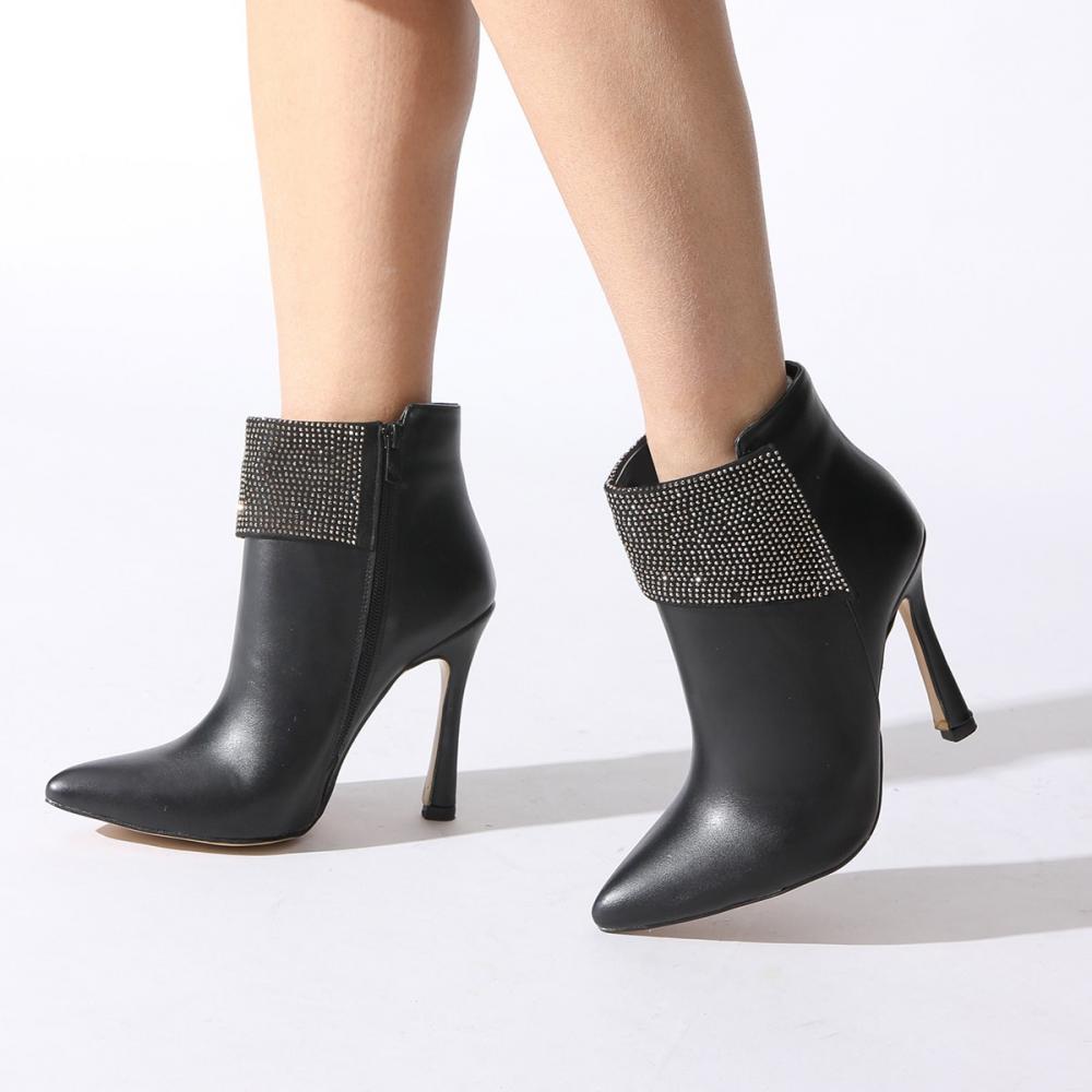 

Черные кожаные женские ботинки и ботильоны 37 чёрный