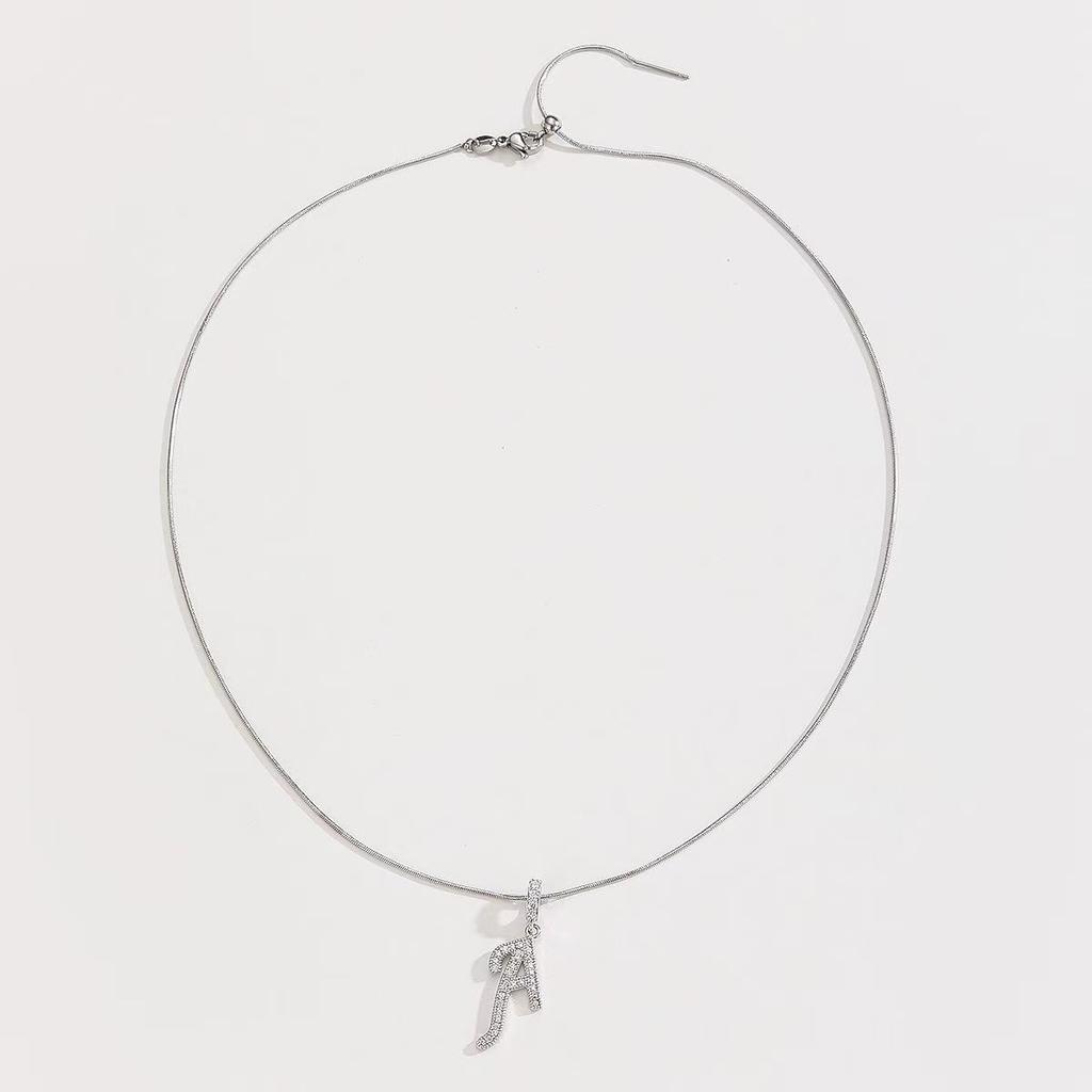 Königliches Hof-Halsband inspiriert von Mean Girls - Set mit Anhängern: Kreuz, Krone & römische Ziffern, vollständig besetzt mit Zirkonia - Luxuriöser, vergoldeter Kupfer-Choker für Damen