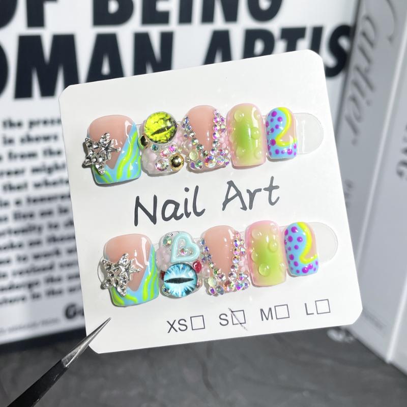 Handgemaakte Press-on Nagels Kort Eendenbekvormig Nepnagels met Strass Liefde Ster Ontwerp Volledige Dekking Draagbaar Frans Nepnagels