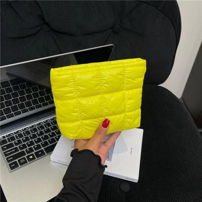 Fashi Koreanische Falten-Clutch-Tasche Damen Bequem und Vielseitig Textur Mini-Strohtasche Ins Trendig Einfach Freizeit-Henkeltasche