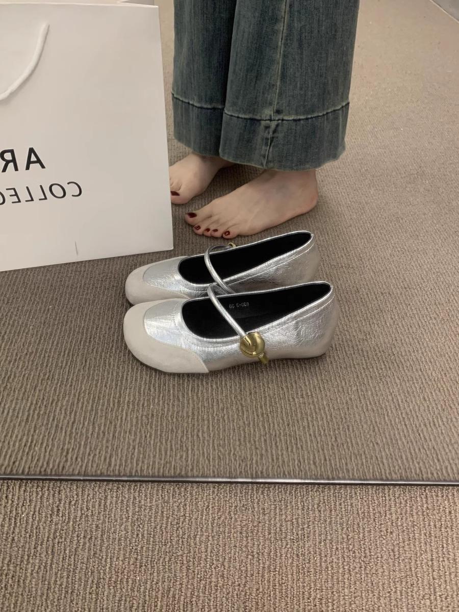 

Simple light mouth ballet white French Mary Jane shoes women s 2025 new spring skirt light mouth flat sole shoes 35 серебряный