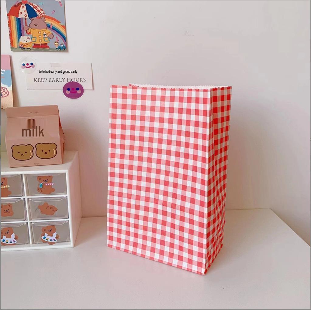 Colorful Plaid Kraft Paper Bag for Gifts and Storage
