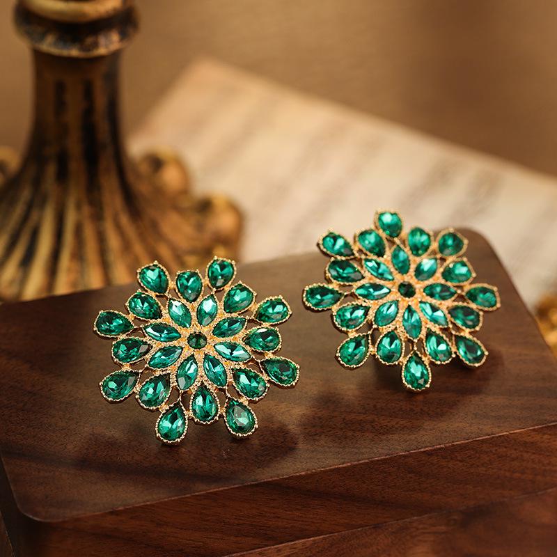 

S925 Silver Needle Zircon-Inlaid Geometric Round Earrings - Women s Fashion, Versatile European & American Heavy Industry Studs