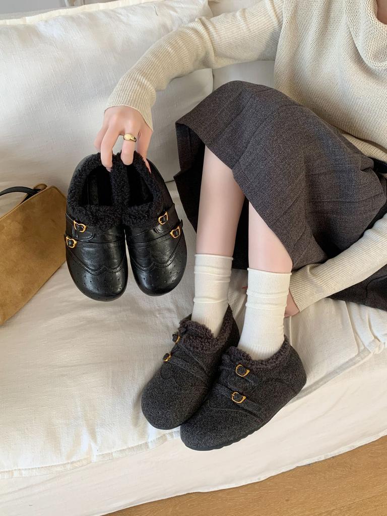 Inner height increase retro carved square head loafers women's shoes autumn and winter new British style single shoes black small leather shoes