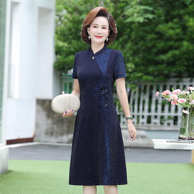 Elegant Short-Sleeve Cheongsam Dress for Stylish Mothers and Mother-in-Laws at Weddings