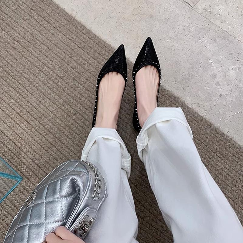 Celebrity-Stil Silberne Kleine Lederschuhe Damen Willow Spitzschuhe Frühling Und Sommer Tragen Mary Janes Einzelne Schuhe