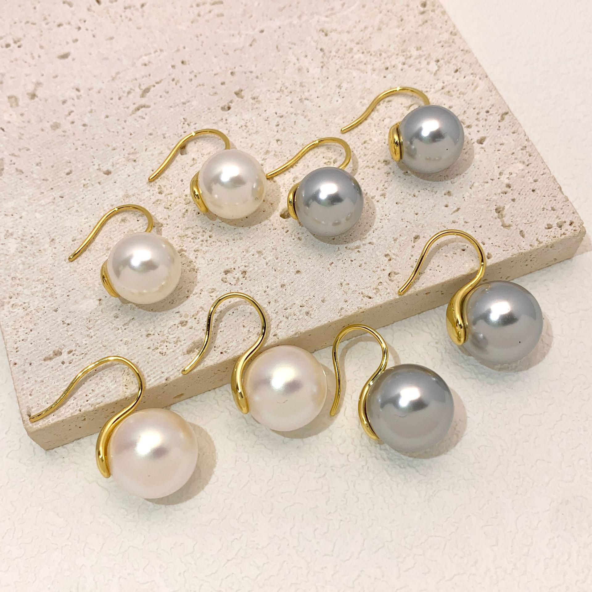 

Elegant French Gray High Heels Pearl Earrings for Women - Sophisticated and Luxurious