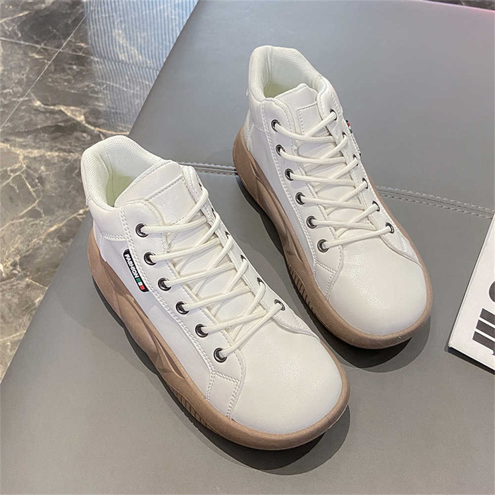 Fashion Tall Autumn Tennis Skateboard Vulcanize White Sports Woman Sneakers Womans Shoes Luxury Designer Due To Resort Models