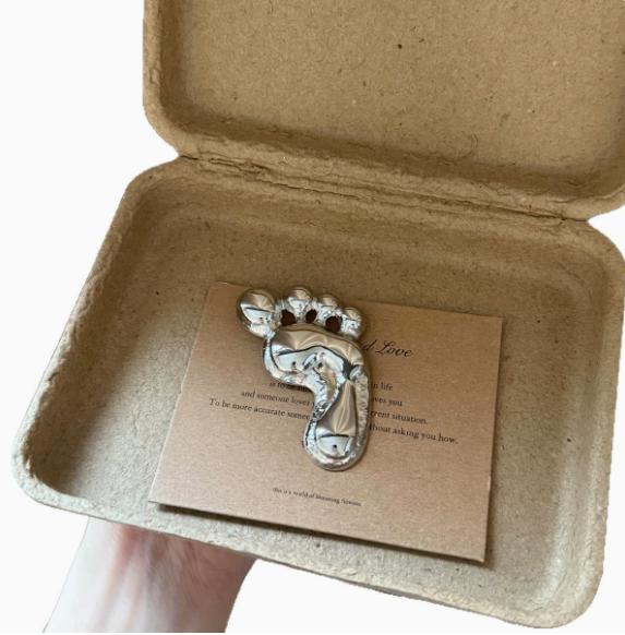 Creative Stainless Steel Natural Stone Female Exaggerated Niche Fashion Design Claw Pin Brooch Corsage Accessories