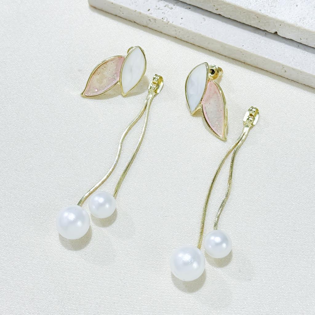 Boucles d'oreilles pendantes à feuilles perlées Design de niche Tempérament Luxe léger Boucles d'oreilles à clous feuille Disque bobine anti-moustique Pas de piercings d'oreille Clips d'oreille Femmes