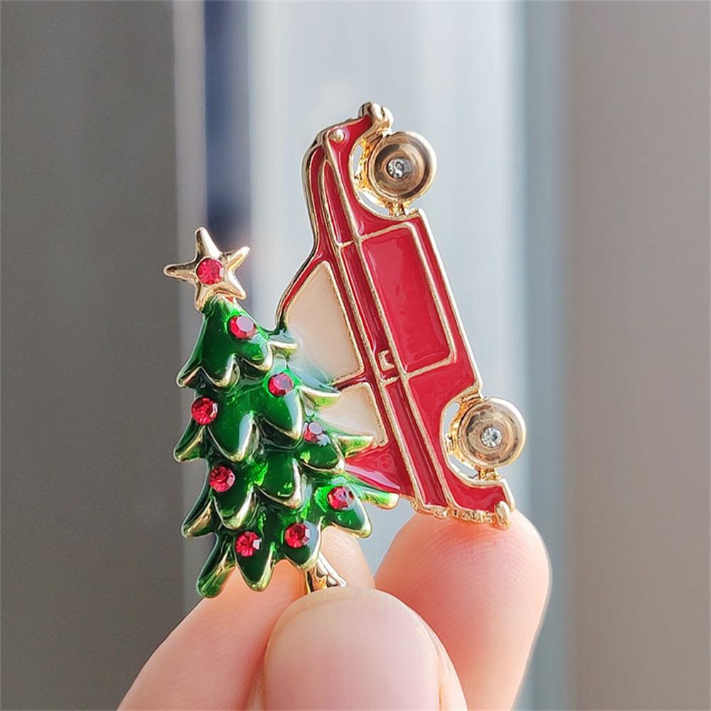 Fashionable Creative Design Christmas Tree Christmas Car Brooch, Christmas Atmosphere Accessory Brooch