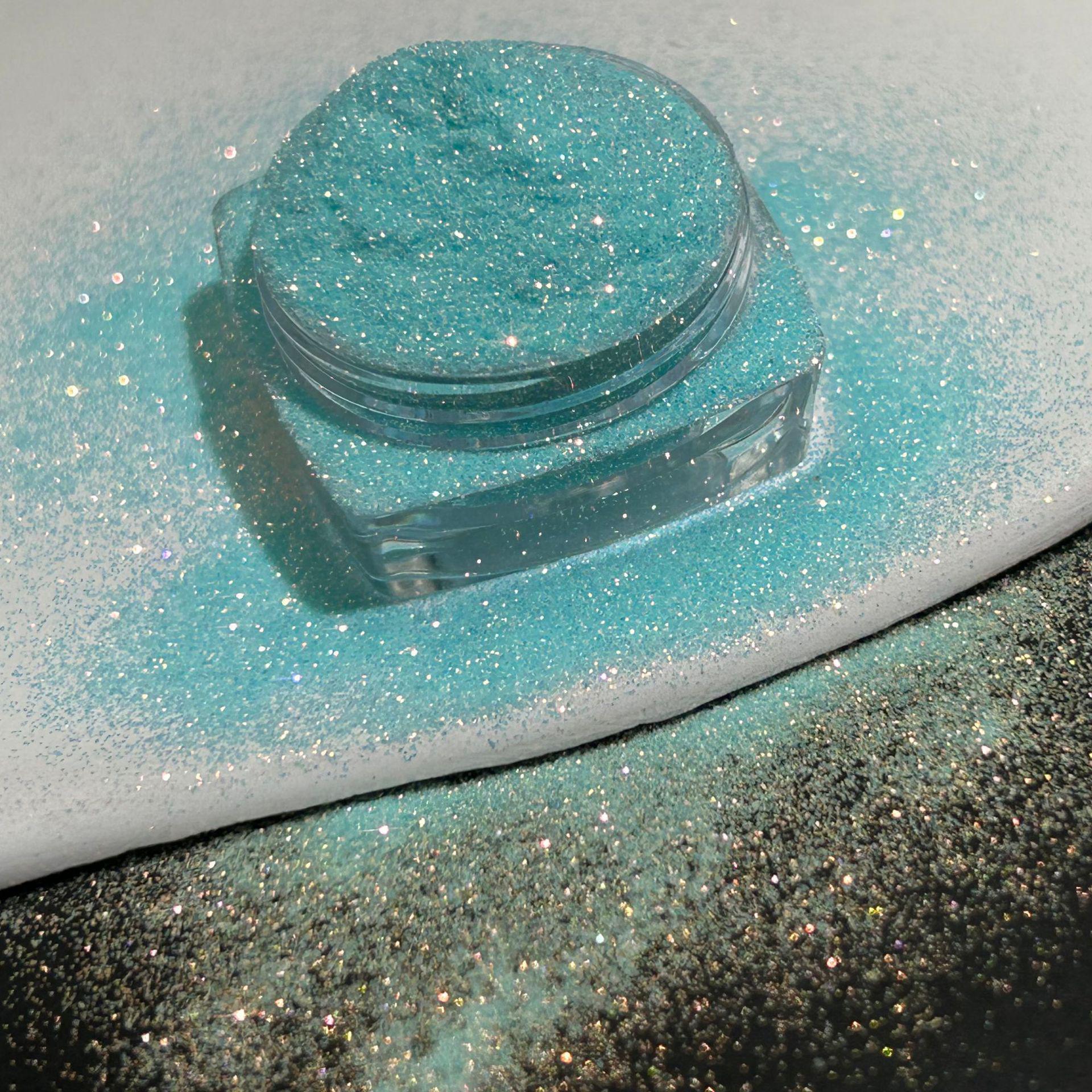 

Сверхмелкий золотой глиттерный порошок 0,1 мм для нейл-арта и DIY-поделок 30 ml - about 20 grams