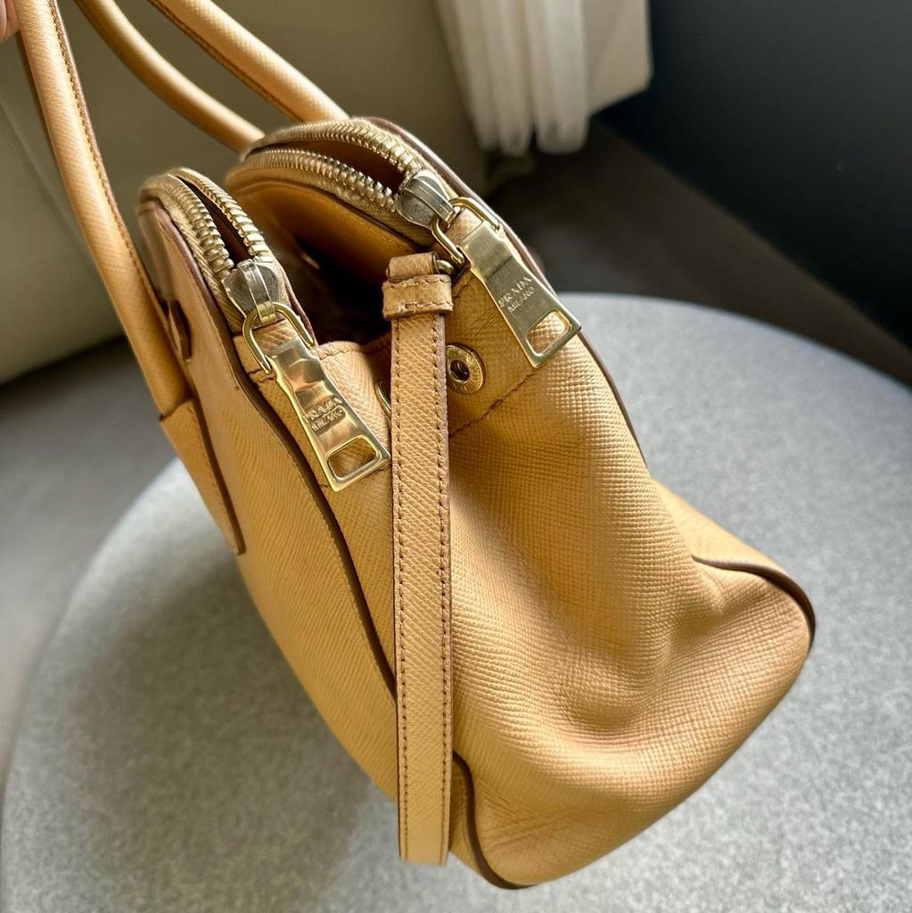 [Pre-Owned] Khaki Leather Crosshatch Shoulder Bag - Very Good #ANLAY9