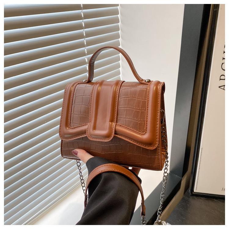 

Корейская версия модной сумки-цепочки 2025 весна-лето новая сумочка персонализированная сумка на плечо с каменным узором простая сумка-мессенджер женская коричневый