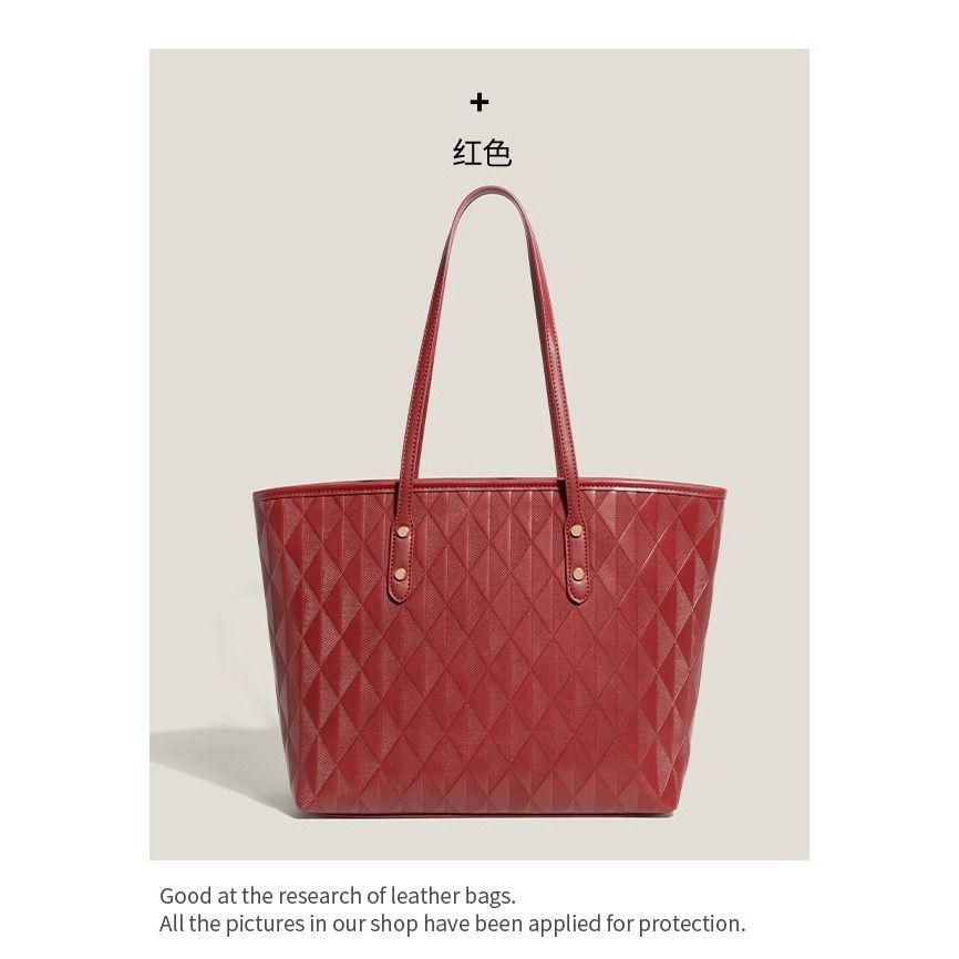 

Golden Jade Bird Premium Textured Tote Bag Women s 2025 New Summer Fashion Underarm Bag Commuter Large Capacity Shoulder Bag красный