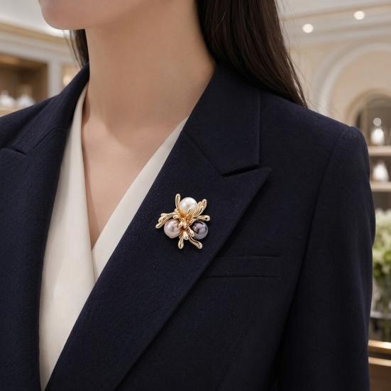 Women Brooch, Snowflakes LOVE Bouquets Compact Versatile Pin, Lapel Collar Badge with Imitation Pearl Cubic Zirconia Inlay