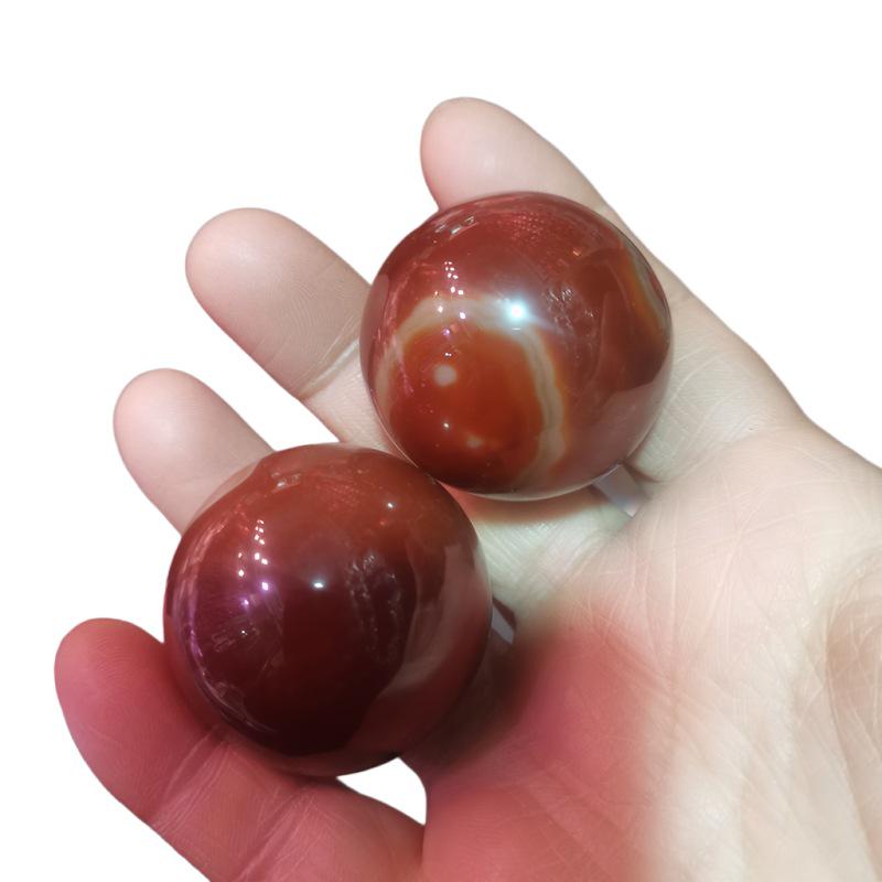 

Silk-Wrapped Agate Hand Ball: Multi-Color, Versatile Gift for Middle-Aged & Elderly, Ideal for Relaxation or Aquarium Decoration.