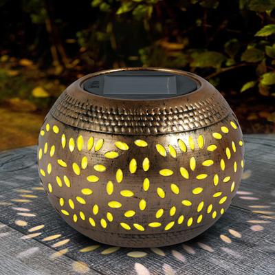 Solar-Laternen Hohlgeschnitzt Retro Metall Solarleuchten Außen Wasserdicht Licht Flackernd Solar-LED-Licht Laterne Garten Hof Dekor