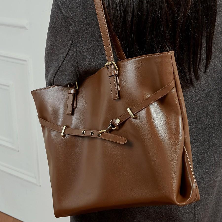 Top Layer Vegetable Tanned Leather Vintage Women's Bag Large Capacity Shoulder Bag 2025 New Trend Simple Commuter Tote Bag