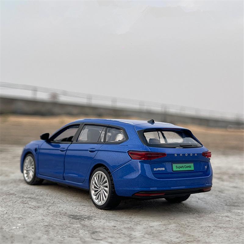 AAABW1 1:43 SKODA SUPERB Combi IV Leichtmetall Kombi Auto Fahrzeuge Modell Diecasts Metall Auto Modell Hohe Simulation Sammlung Kinder Geschenke