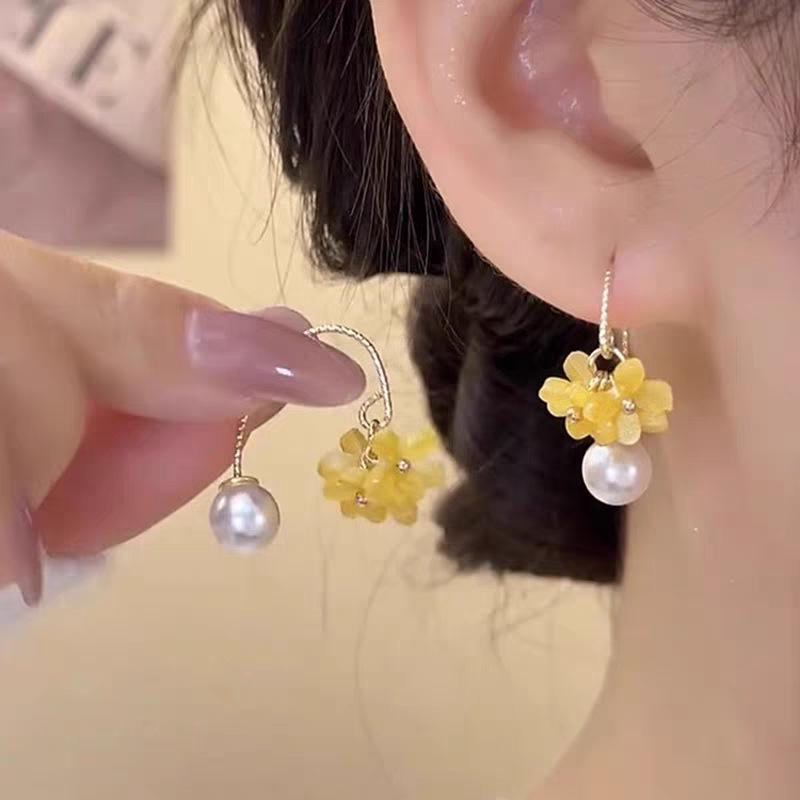 Elegant Grape Cluster and Wheat Ear Tassel Earrings for Women - Fashionable and Versatile Slimming Ear Jewelry