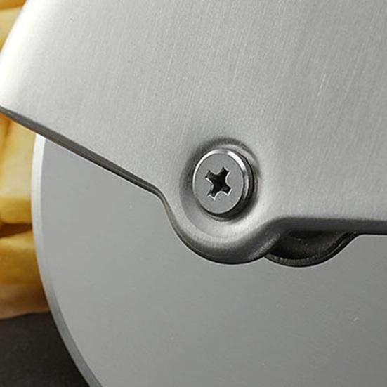 Stainless Steel Pizza Cutter Wheel Easy Cut Butter Spreader Rust-Resistant Rolling Slicer for Pies Pastries Flatbreads Essential Kitchen Baking Tool
