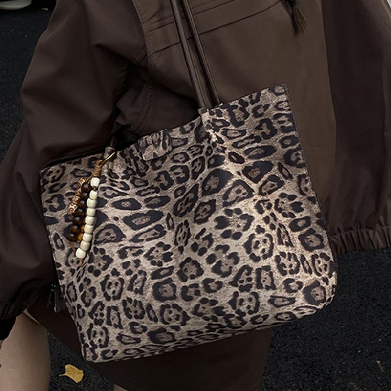 Casual Large-capacity Bag Women's 2025 Autumn New Tongle Shoulder Bag Popular Leopard Print Portable Tote Bucket Bag