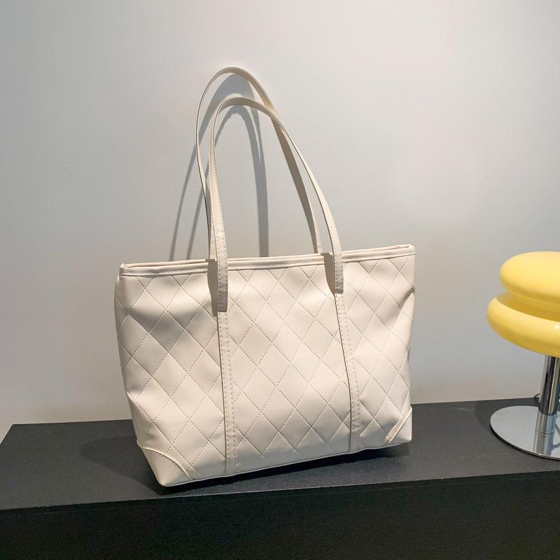 Casual Diamond Tote Bag New Fashionable Handbag Personalized Large Capacity Underarm Bag Simple Shoulder Bag