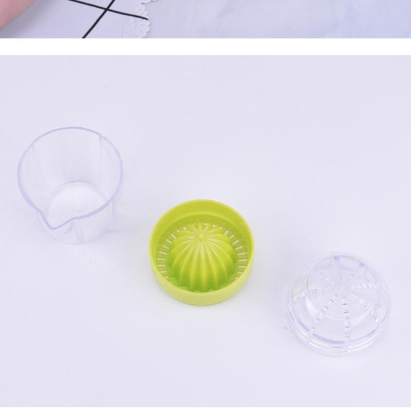 Multifunctional Household Manual Juicer Kitchen Gadget Orange Lemon Juicer with Graduated Cup Squeezer