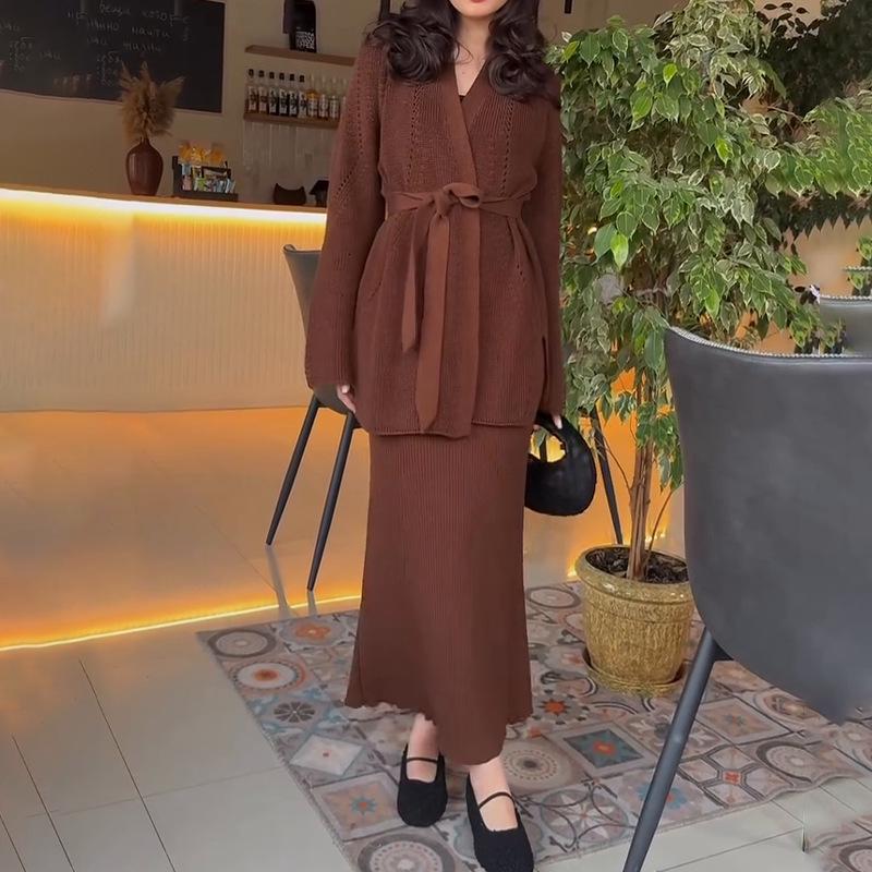 2025 Winter Women's V-Neck Sweater & Midi Skirt Set - European & American Style