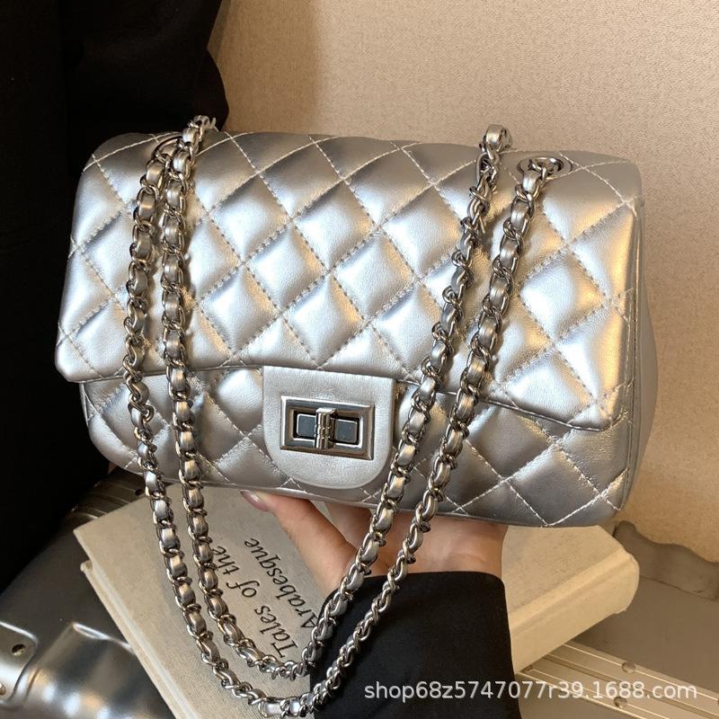 Xiaoxiangfeng Rhombus Chain Single Shoulder Messenger Bag Women's 2025 Spring and Summer New Fashion Women's Commuting Small Square Bag Tide