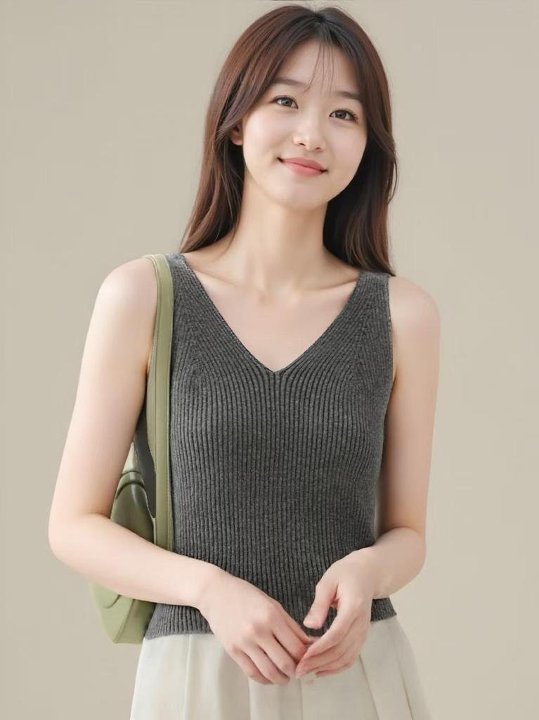 Women's V-Neck Cashmere Spaghetti Strap Vest - Warm Ribbed Sleeveless Base Layer for Autumn/Winter.