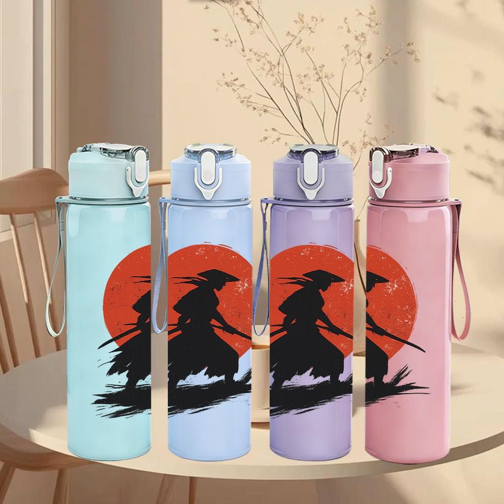 1PC Samurai Red Sun Silhouette 750ml Color Plastic Sports Water Bottle Leakproof Flip Straw Lid Suitable for Sports Office Home Use