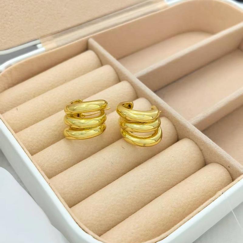 1 Pair of Elegant Women's High-End Glossy Earrings Made of Copper, Fashionable, Simple and Versatile Metal Earrings