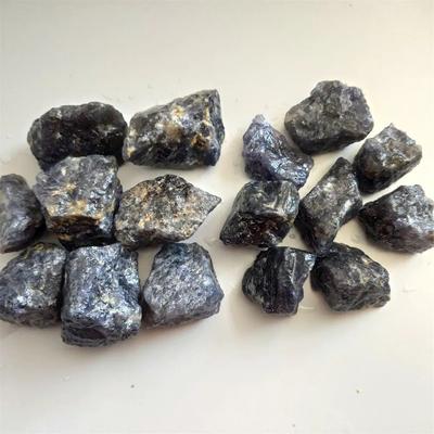 Muestra de mineral de iolita dicroíta de cordierita natural, zafiro de agua, piedra preciosa azul, procesamiento de joyas, decoración de acuarios