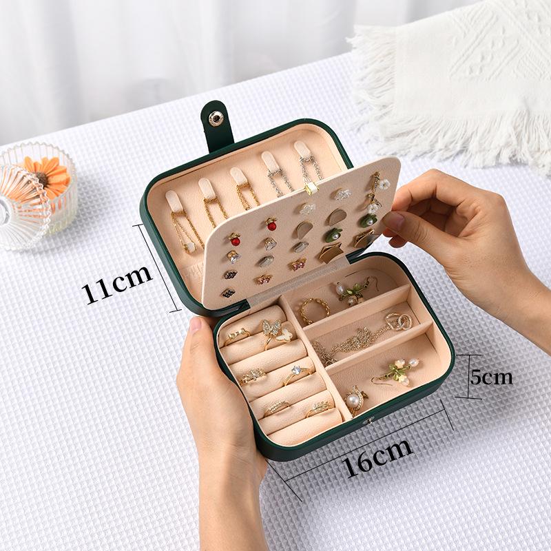 

Элегантная двухслойная дорожная шкатулка для украшений для женщин – органайзер для ожерелий, сережек и колец 16cm x 11cm x 5cm