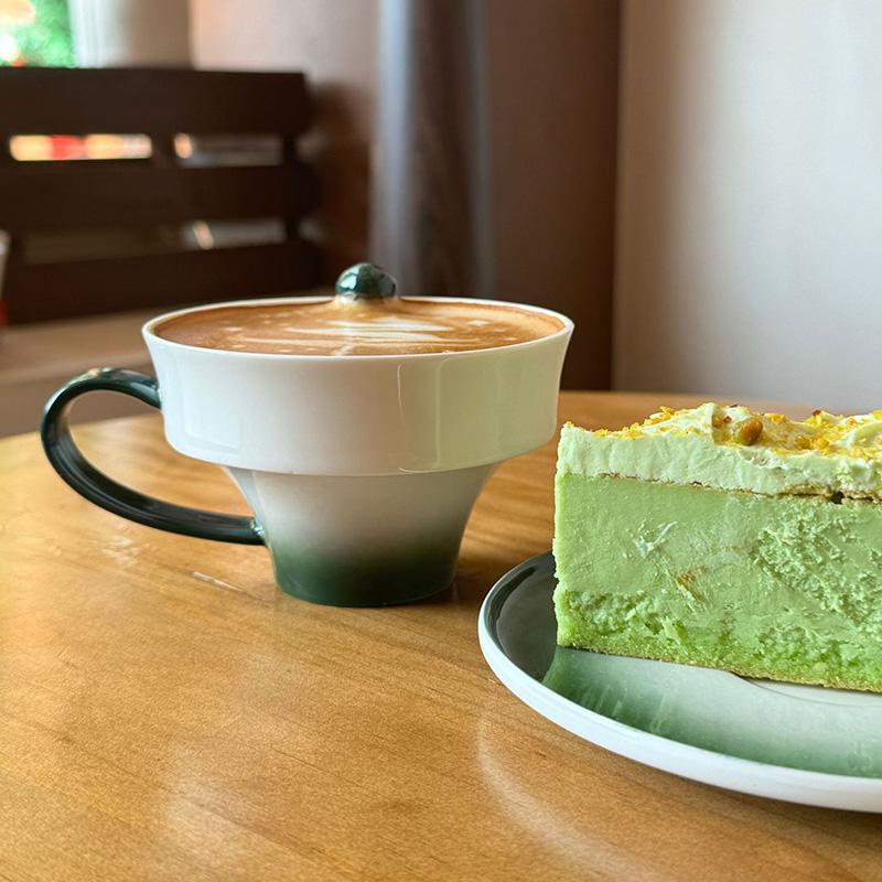 

Red/Green Gradient Color Ceramic Cup&saucer Dining Table Coffee Mug Milk Tea Mugs Afternoon Tea Teacup Fruit Juice Container 240ml зелений