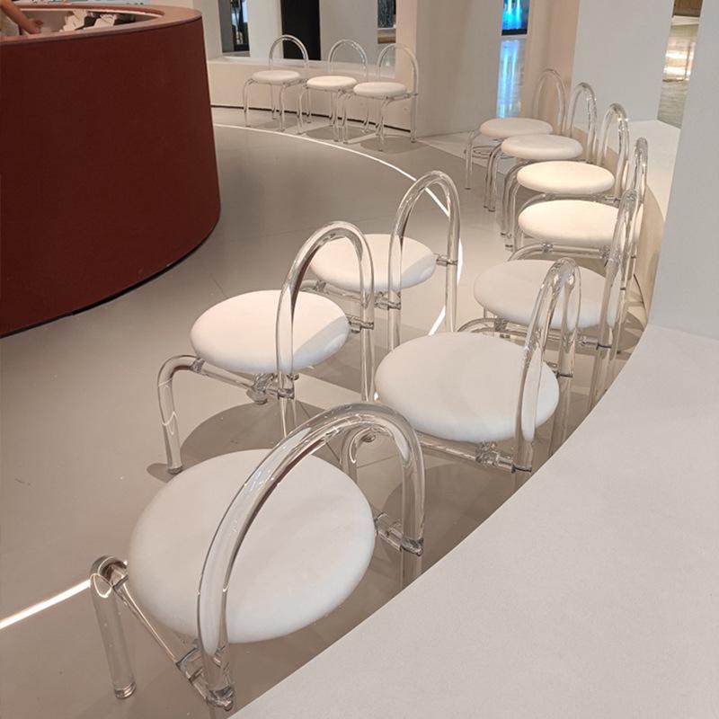 Transparenter Acryl-Make-up-Stuhl: Nordisches einfaches Design, ideal für Schlafzimmer oder Esszimmer