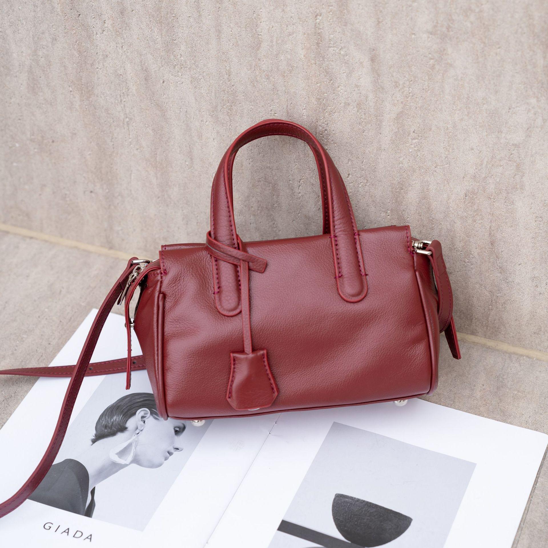 

Квадратная сумка из коровьей кожи, горизонтальная квадратная сумка через плечо, популярная модная нишевая женская сумка через плечо, практичная мягкая сумка