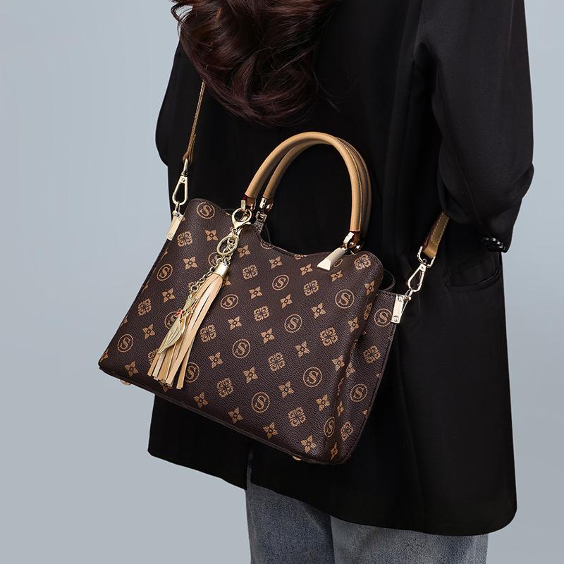 Bag women s new messenger bag women s bag bucket bag large capacity mother bag portable shoulder bag темно-коричневого