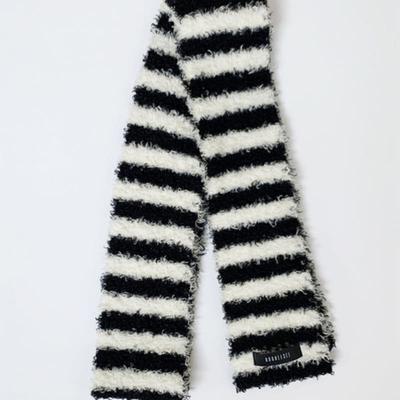 KOOKEESEE Włochaty Paskowany Szalik Dzianinowy (Kość słoniowa/Czarny)