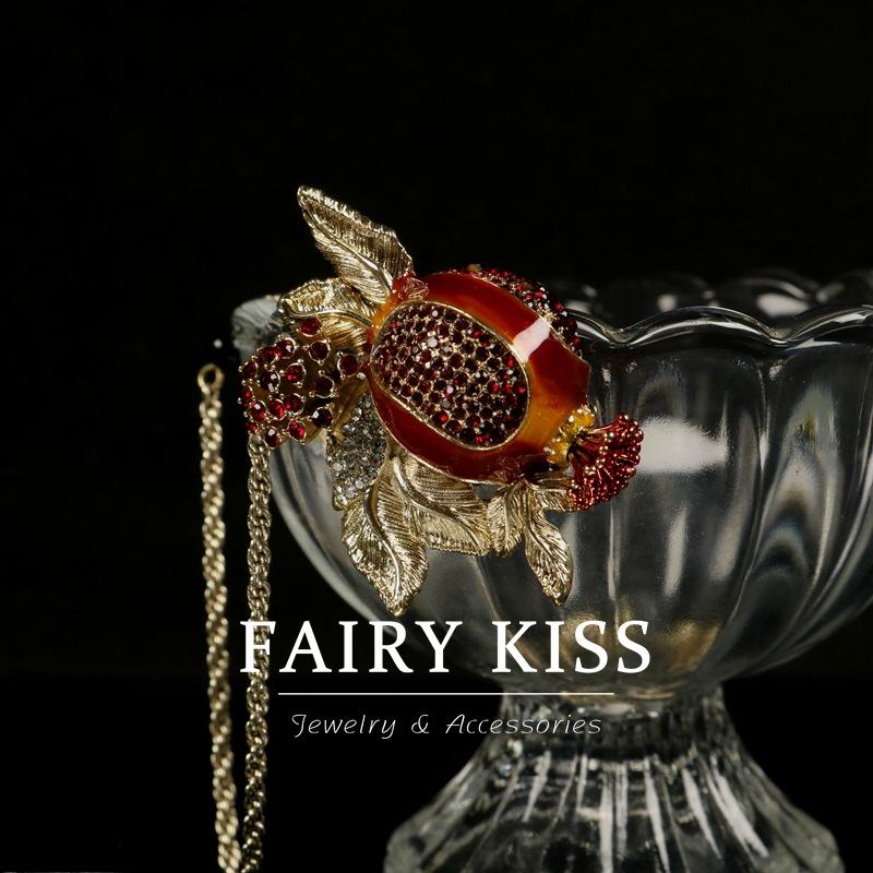 Retro and Antique Style Enamel Brooch Inlaid with Colored Diamonds, Exquisite Pomegranate Brooch, Hot-selling in Autumn and Winter Wholesale