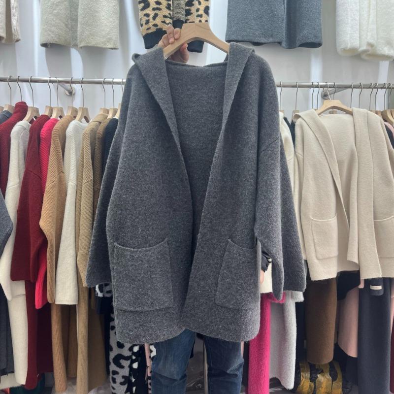 

Женская трикотажная кофта-кардиган с капюшоном, новая осенне-зимняя, высококачественная, средней длины, свободного кроя, в стиле ленивого ветра One size