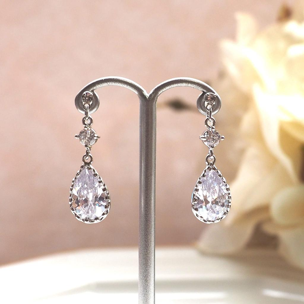 Earrings for Cubic Miyabi Grace Women, Non-pierced Earrings, Popular, Zirconia, Mature, Elegant, Formal, Painless, Dangling, Teardrop, Crystal,