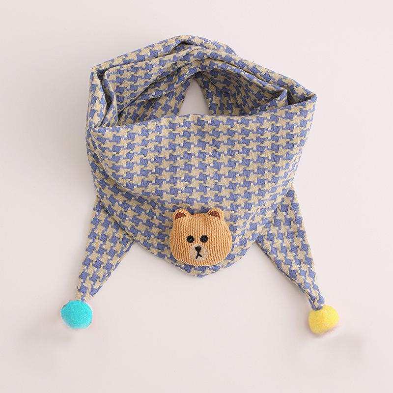 

Детский шарф-треугольник с рисунком – теплый, приятный для кожи и ветрозащитный для мальчиков и девочек