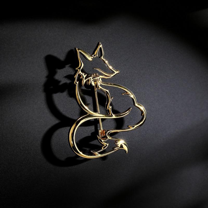 Hollowed-out Fox Brooch, High-end, Exquisite and Fashionable Suit Sweater Accessory, Elegant and Individual Brooch