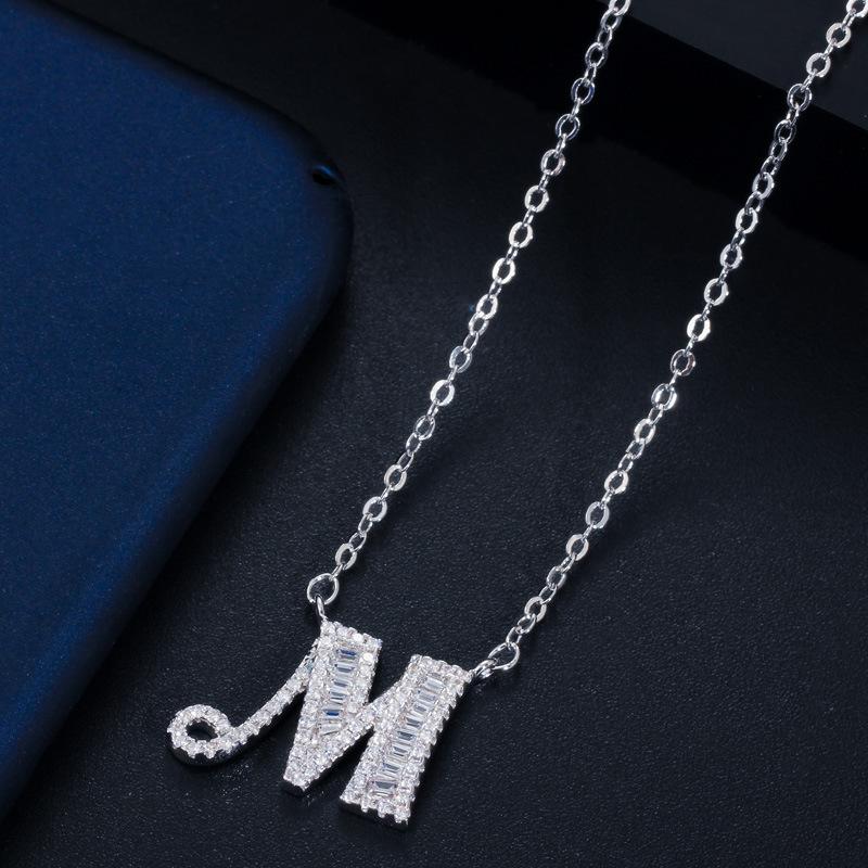 Wife'S Romantic Trip With 26 English Letters Collarbone Chain Pendant, Slightly Inlaid Zircon-Plated Platinum Necklace
