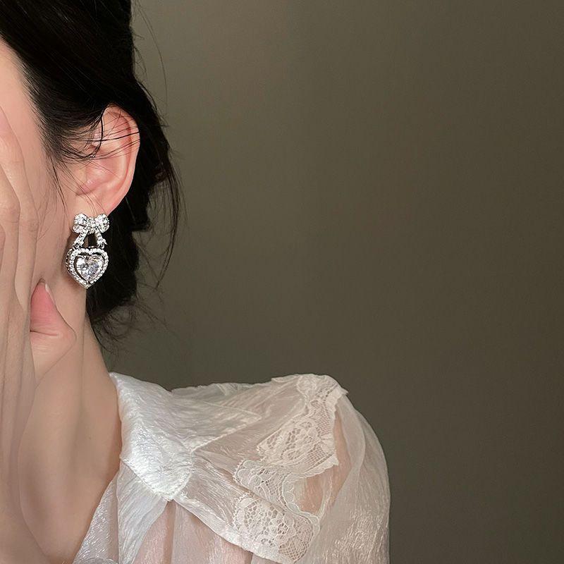 Exquisite Full Rhinestone Bow Earrings for Women Sparkling Crystal Love Heart Bowknot Drop Earring Girls Party Wedding Jewelry