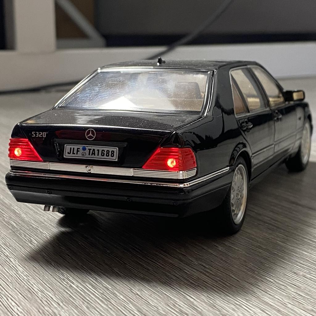 1:24 Mercedes Benz S W140 320SEL luxury cars Alloy Metal Diecast Model Car Sound And Light Pull Back Birthday Present For Child