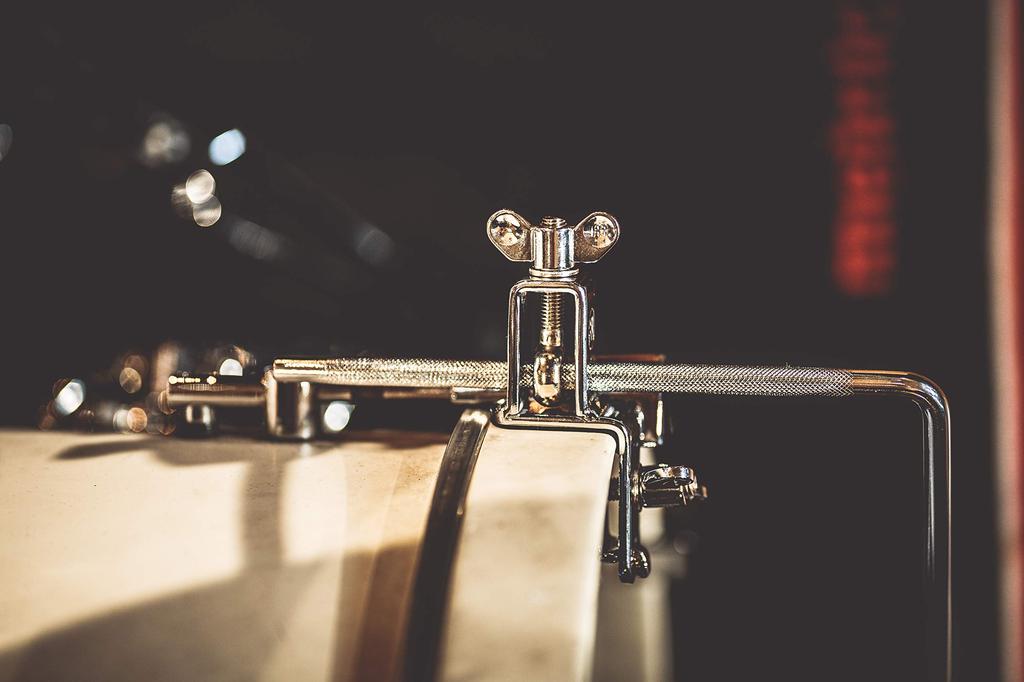 MEINL Cymbals Bass Drum Microphone Clamp, Chrome-Plated Steel, MC-MRBD